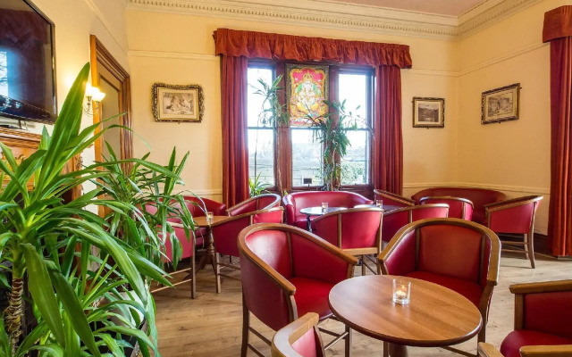 Cumberland Hotel