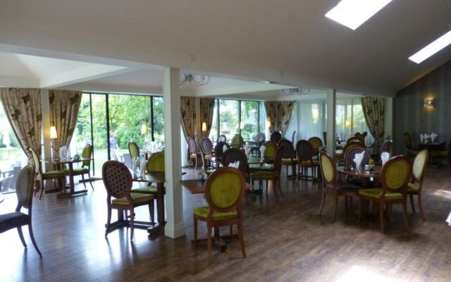 The Riverside House Hotel