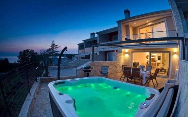 Villa Bobos place with Jacuzzi and Sauna 46D