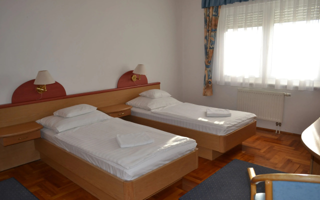 Leier Business Hotel