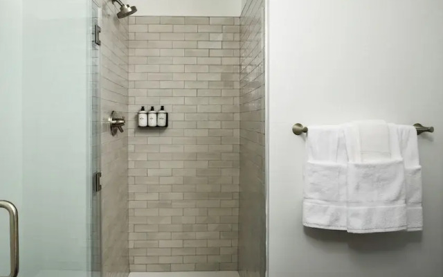 Luxury Apartments by Hyatus Center City