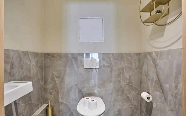 Spacious Apartment With AC Invalides Tour Eiffel