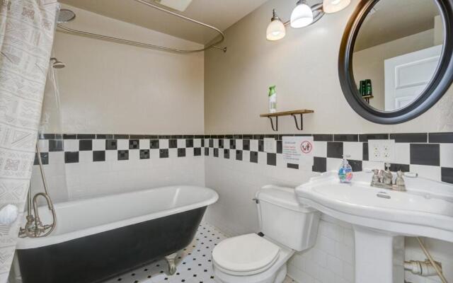 2 Bedroom Suite Near Plaza District Bricktown