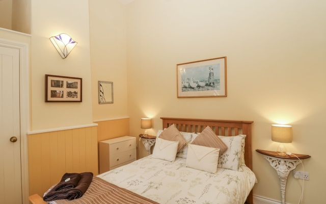 Flagstaff Cottage