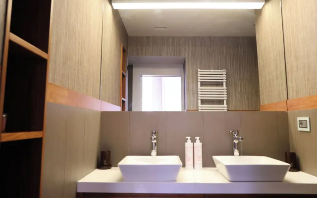 Elegant Apartment At Chiaia By Wonderful Italy