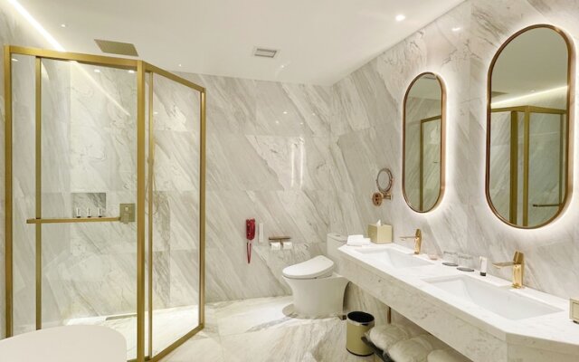 YOHO Resorts World Hotel