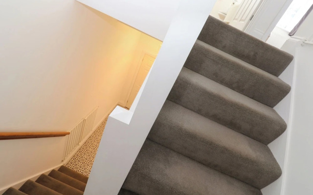 2 Regent Mews