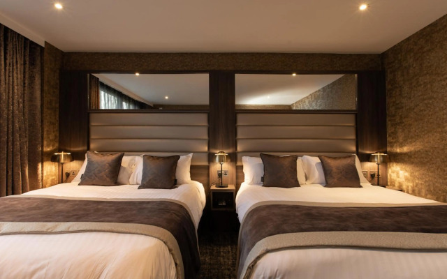 Carlton Hotel