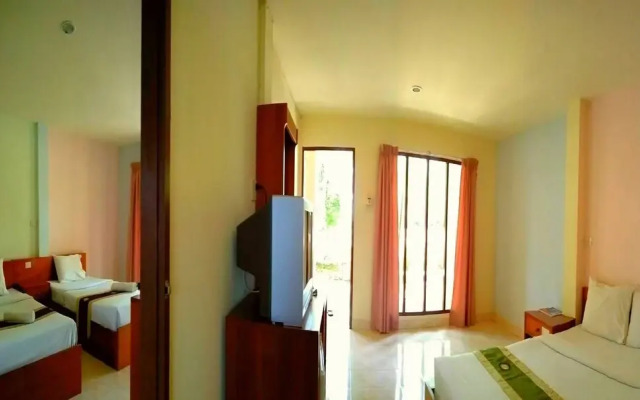 CAPITAL O1142 Laemkum Beach Resort