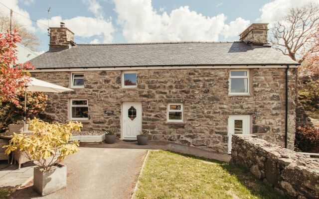 Cefn Uchaf Cottage