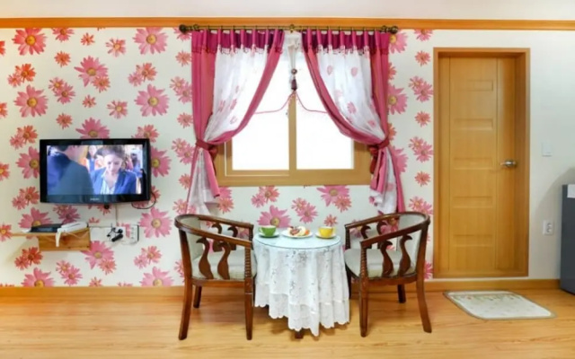 Walts in December Pension Pyeongchang