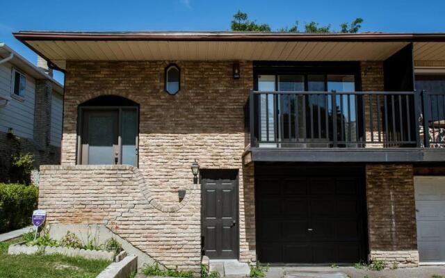 Honey I'm Home Suite 2 bedroom upper level