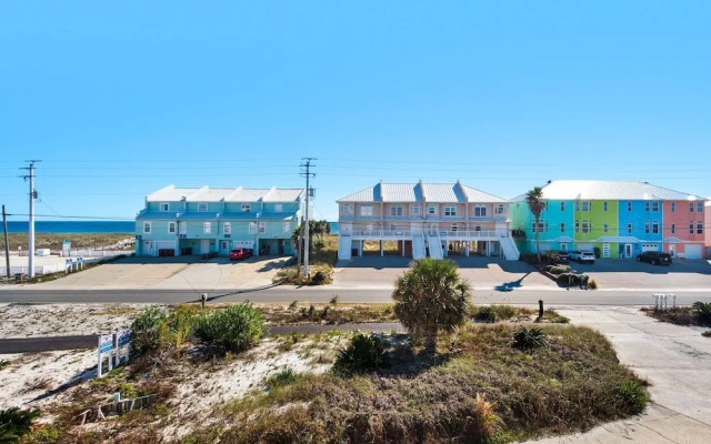 Pelican Point 2 Bedroom Townhouse by RedAwning