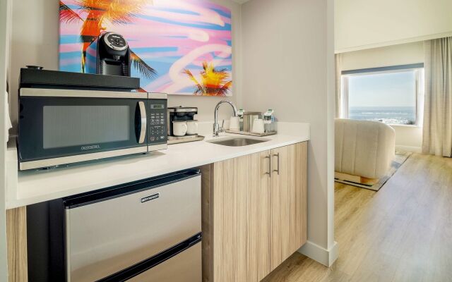 Radisson Resort Miami Beach
