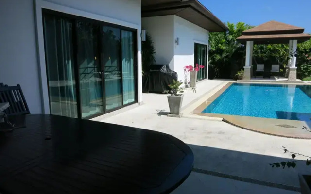 Yves Villa 3 bed pool NAI HARN