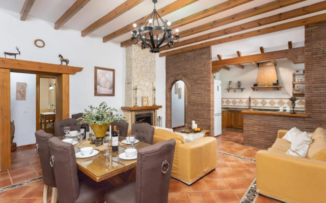 Villa Flores At Home