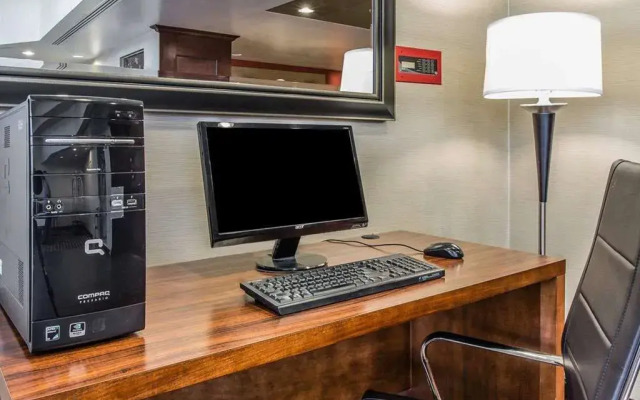 Comfort Inn & Suites