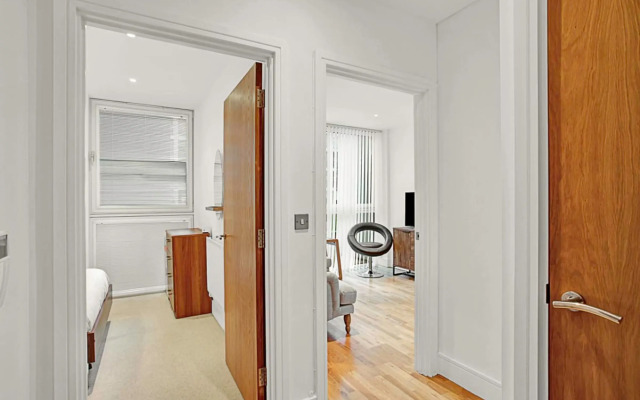 Urban Retreat: Stylish 1-bed Bliss