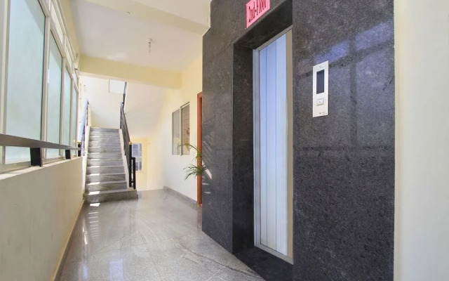 OYO 9653 Ample Premium Suites