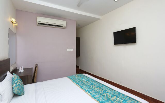 OYO 4940 Hotel Sea Rock