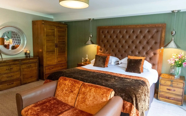 Craigmhor Lodge & Courtyard