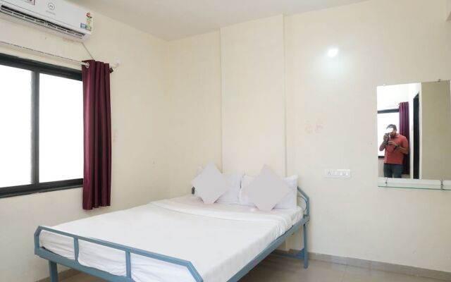 SPOT ON 37095 Sai Sidhi Lodge