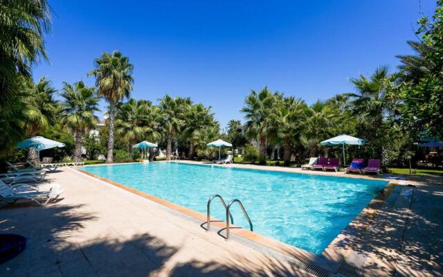 Peaceful Flat with Shared Pool in Camyuva Kemer