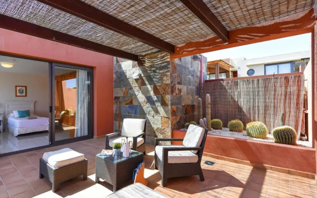 Luxurious Holiday Home With Pool in Maspalomas