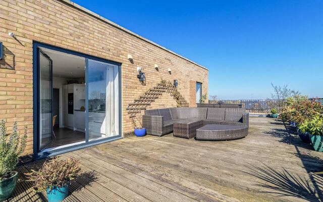 Penthouse With Views Of Alexandra Palace