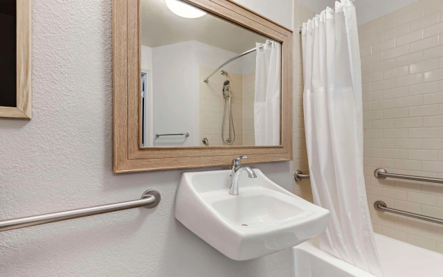 Sonesta Simply Suites Baltimore BWI Airport