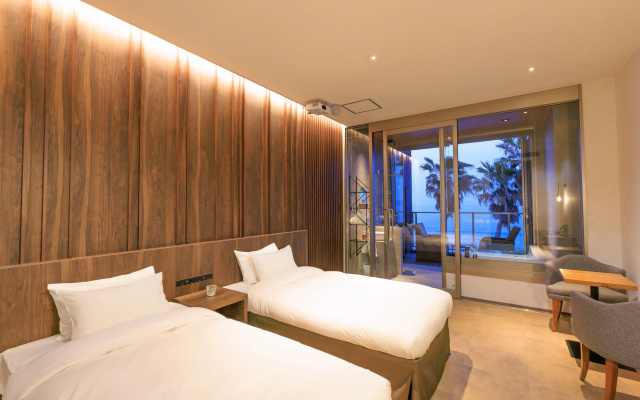 ALBAHOTELANDGLAMPING
