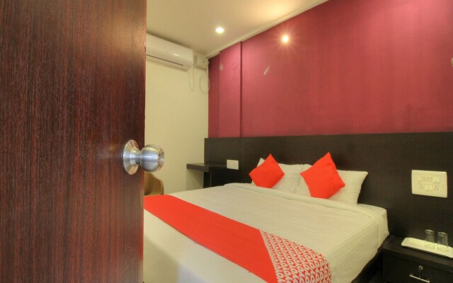 OYO 15616 Om Sai Grand