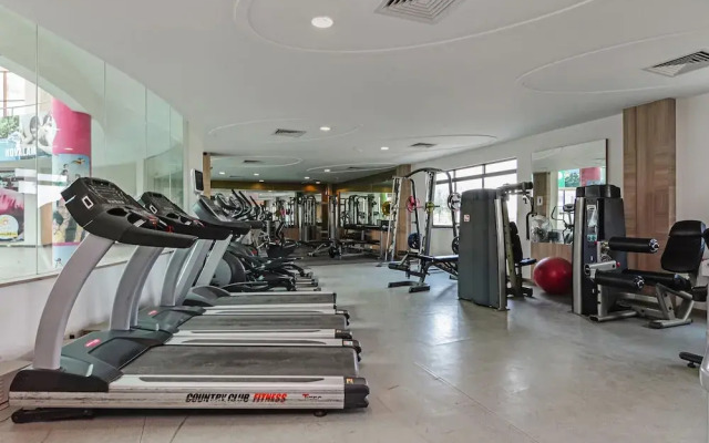 OYO 23626 Country Club Pune