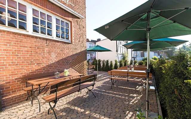 Hotel And Restaurant Zum Roten Tore