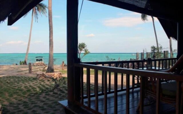 Arys Lagoon Bungalow & Hotel