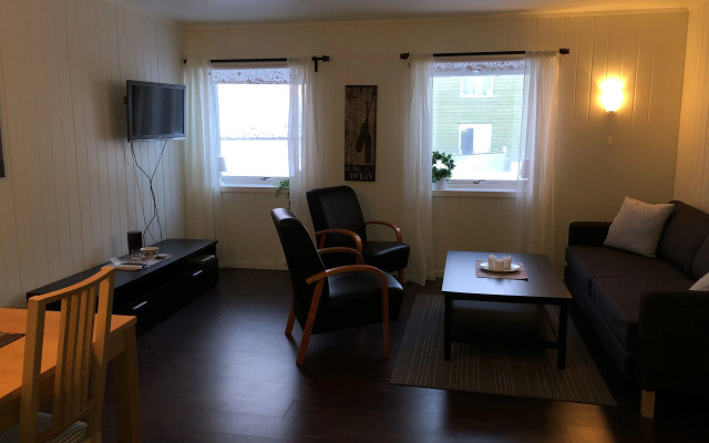 Midnattsol rom og hytter