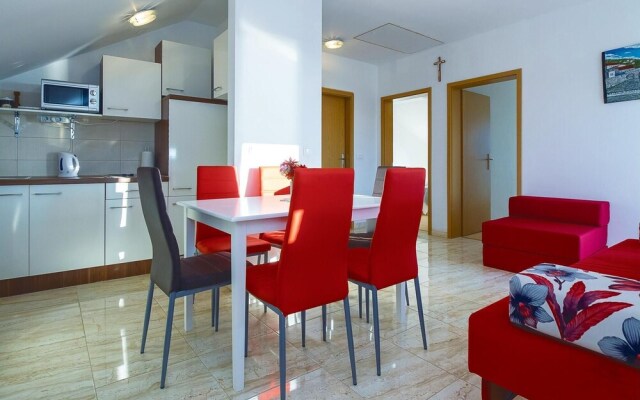 Nice Home in Podstrana With Wifi and 2 Bedrooms