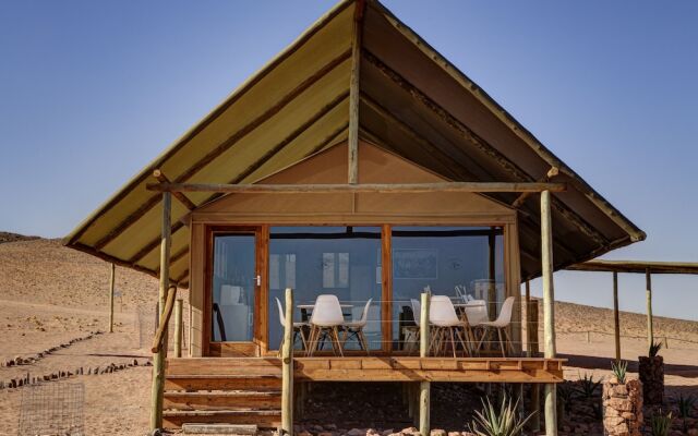 Kanaan N/a'an ku sê Desert Retreat