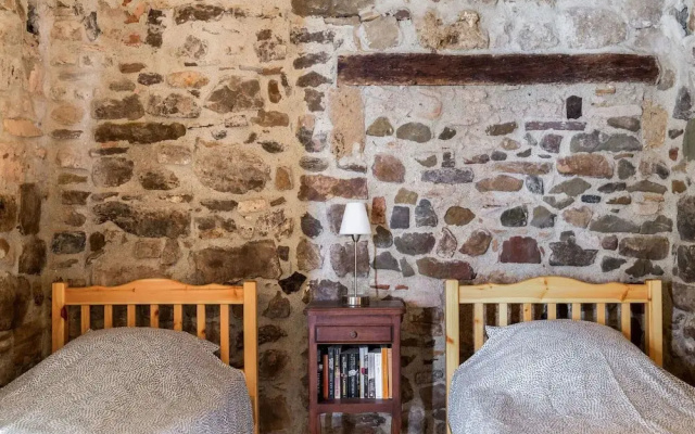 Apartment Near the River in Bize-minervois