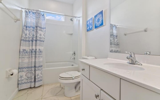 Charming Spacious Pool Home by Disney