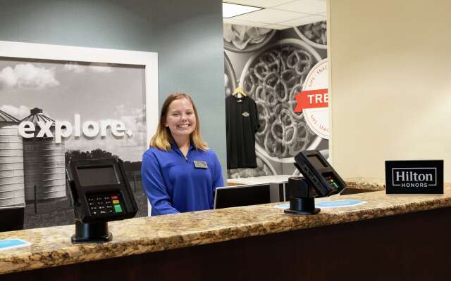 Hampton Inn & Suites Rogers