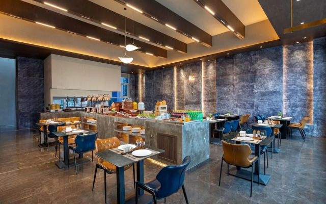 Days Hotel By Wyndham Weihai Huoju Eight Street