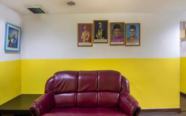 OYO 89891 1st Inn Hotel Subang (SJ15)