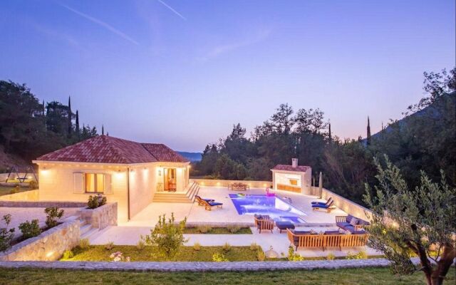 Villa Doline