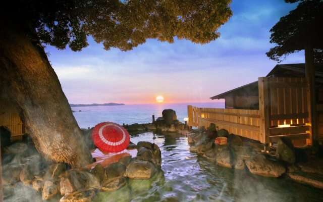 Ooedo Onsen Monogatari Premium Atami