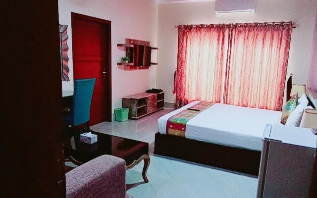 Hotel Versa Apartment and Lodges Lahore