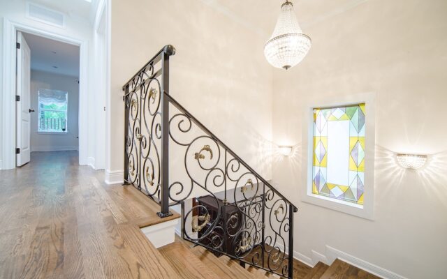 Crystal Court Estate - Four Bedroom Home