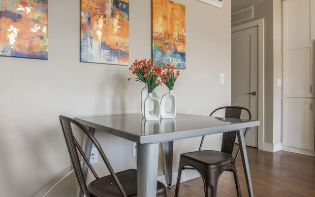 FRONTDESK Old Town Apts Scottsdale