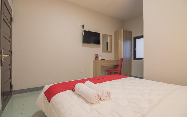 RedDoorz @ Kiaracondong – Guest Rooms – Bandung