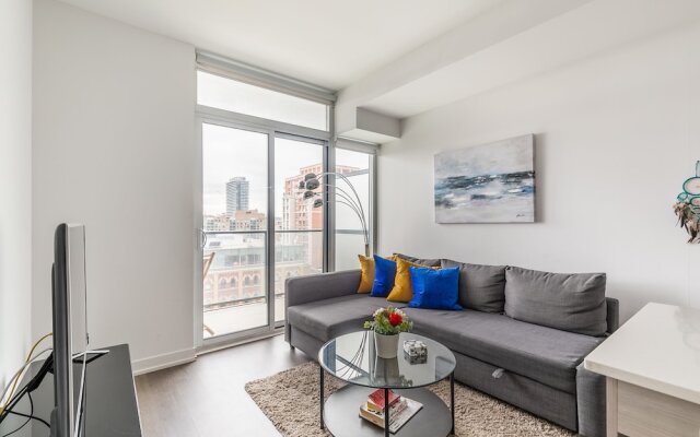 Stylish 1BR Condo Trendy King East